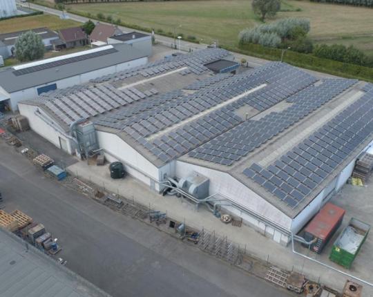 Fabriek met kantoren